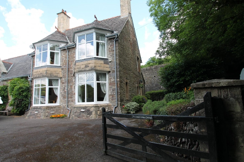 Click here for more about Headmasters Cottage
