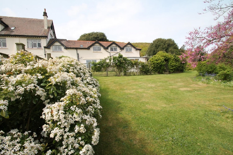 Self Catering Cottage Holidays at Vale View Apartment