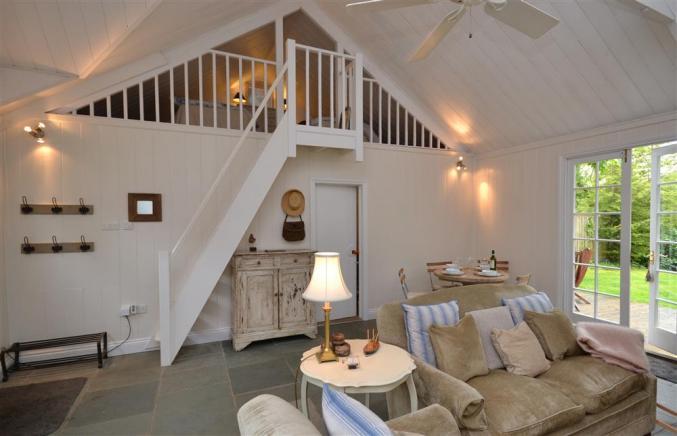 Click here for more about Oak Tree Cottage