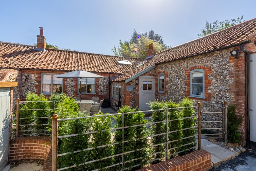 Self Catering Cottage Holidays at The Old Chapel (W)