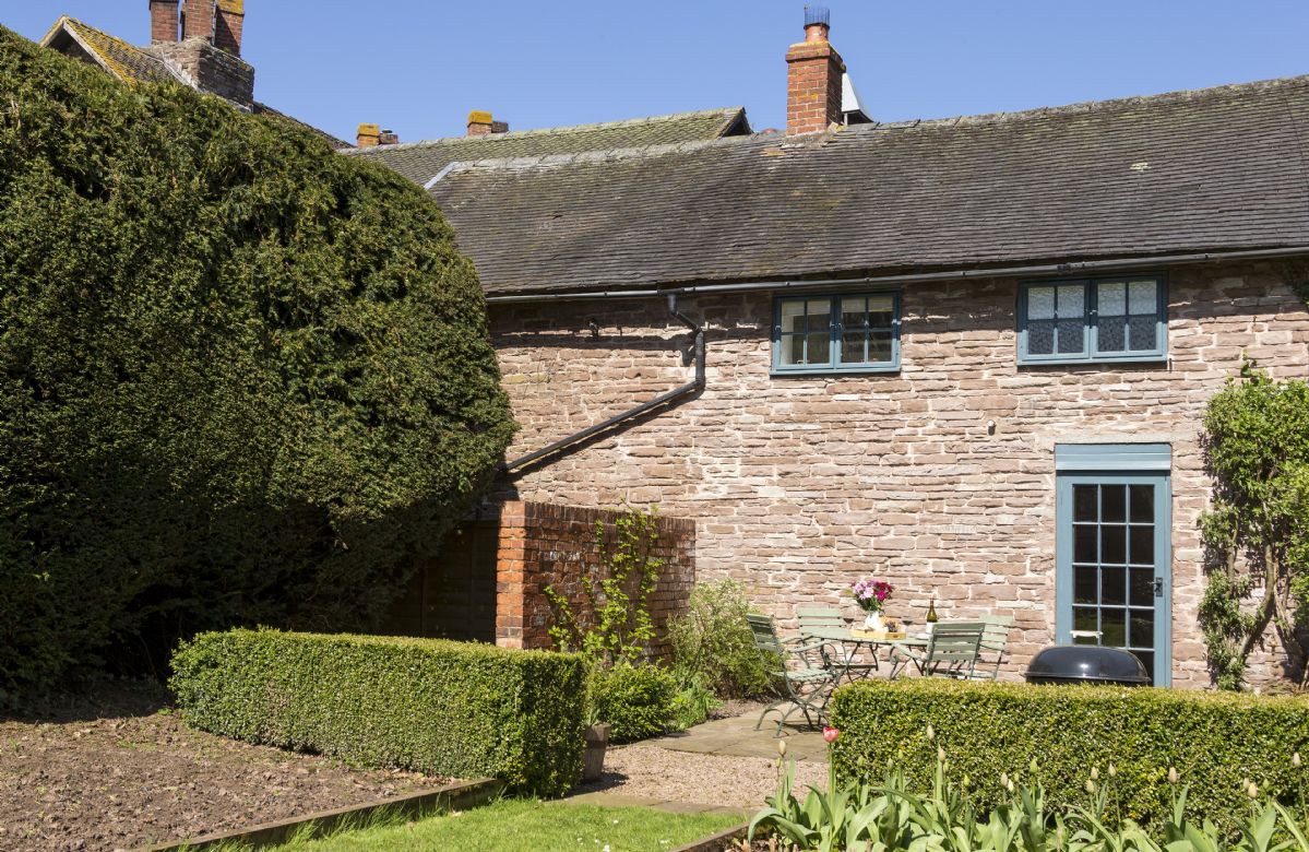 Click here for more about Yewtree Cottage