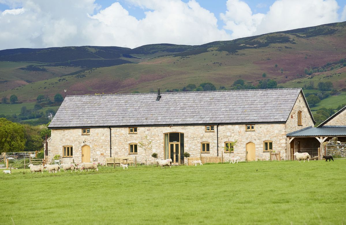 Self Catering Cottage Holidays at The Longbarn at Caerfallen