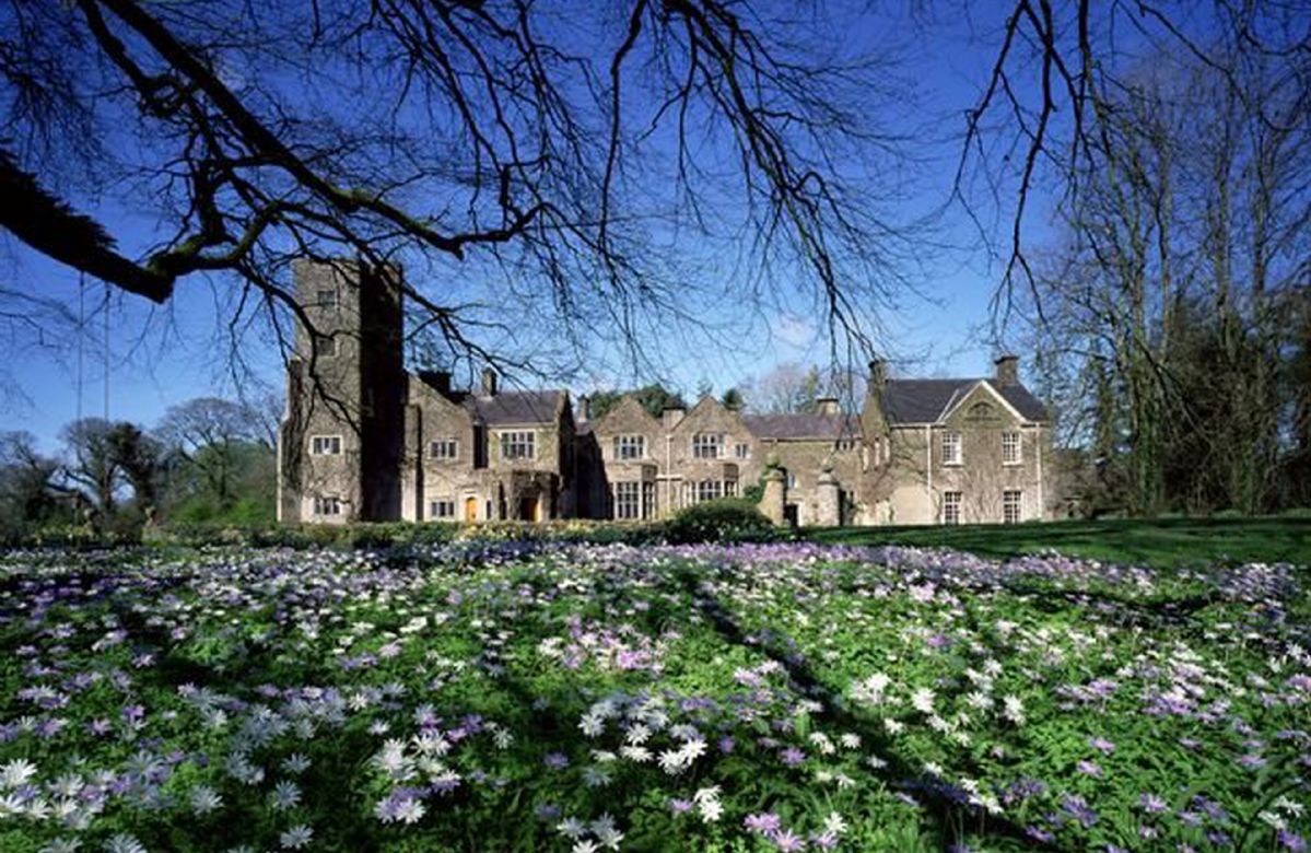 Self Catering Cottage Holidays at Belle Isle Castle