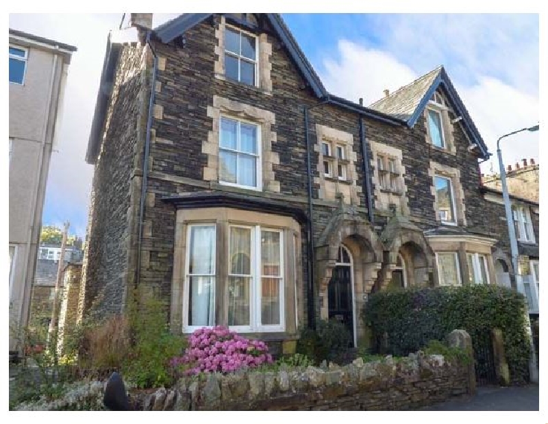 Click here for more about 48 Oak Street