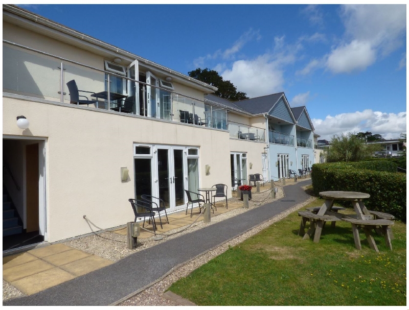 Self Catering Cottage Holidays at Apartment GF01