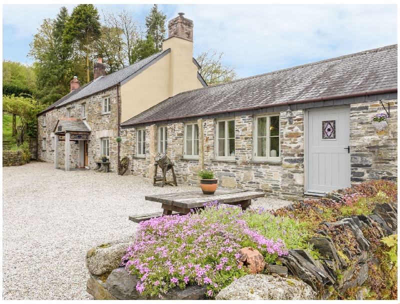 Self Catering Cottage Holidays at The Cottage - Coombe Farm House
