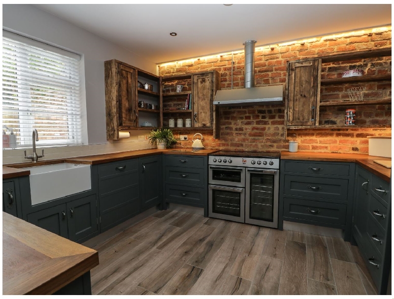 Click here for more about 11 Highfield