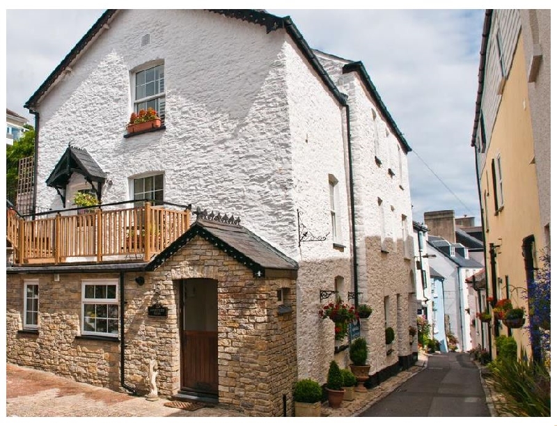 Self Catering Cottage Holidays at Courtyard House