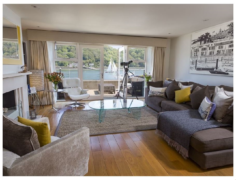 Self Catering Cottage Holidays at 28 Dart Marina