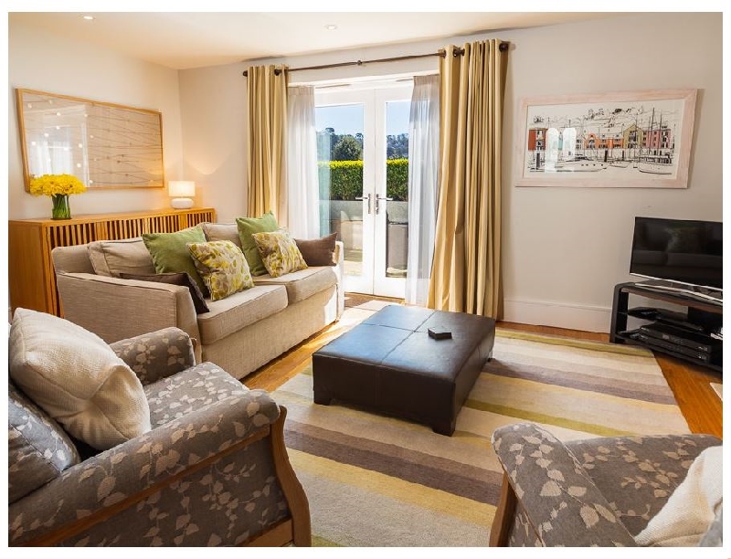 Self Catering Cottage Holidays at 4 Dart Marina