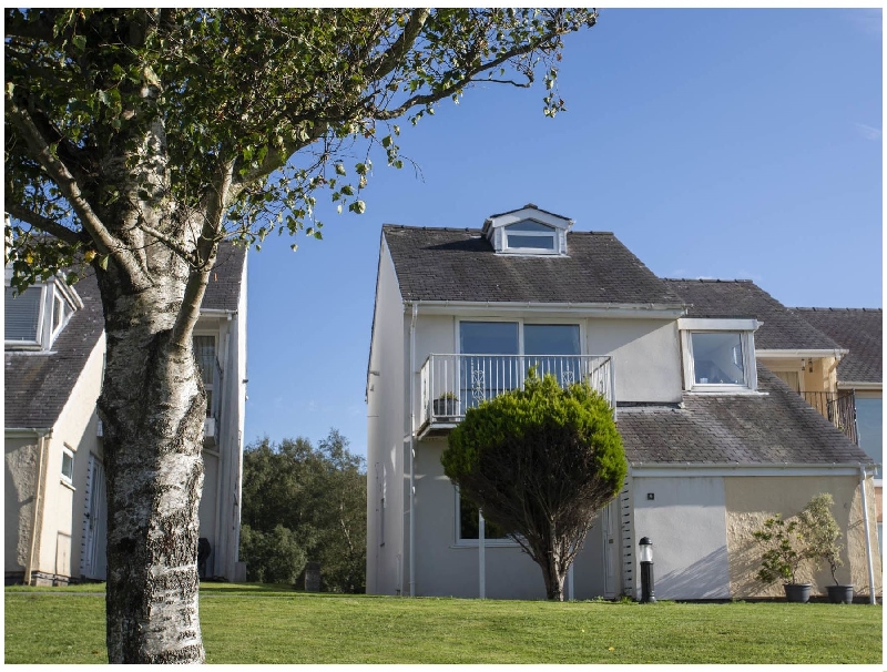 Self Catering Cottage Holidays at Machlud Ynys