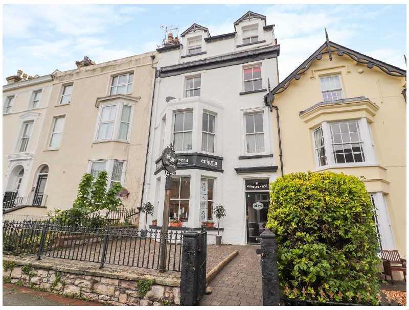 Self Catering Cottage Holidays at Llewelyn House