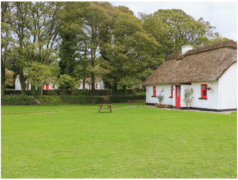 Click here for more about No. 7 Tipperary Thatched Cottages