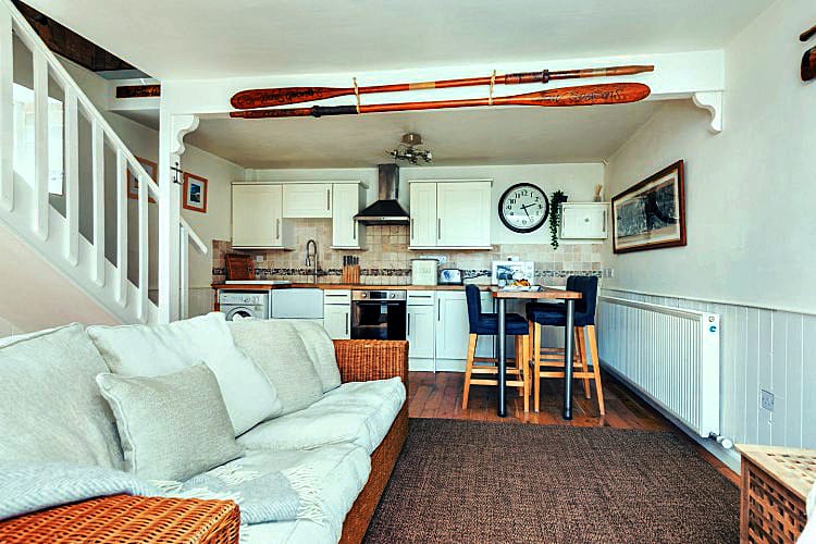Self Catering Cottage Holidays at Captains-Lookout