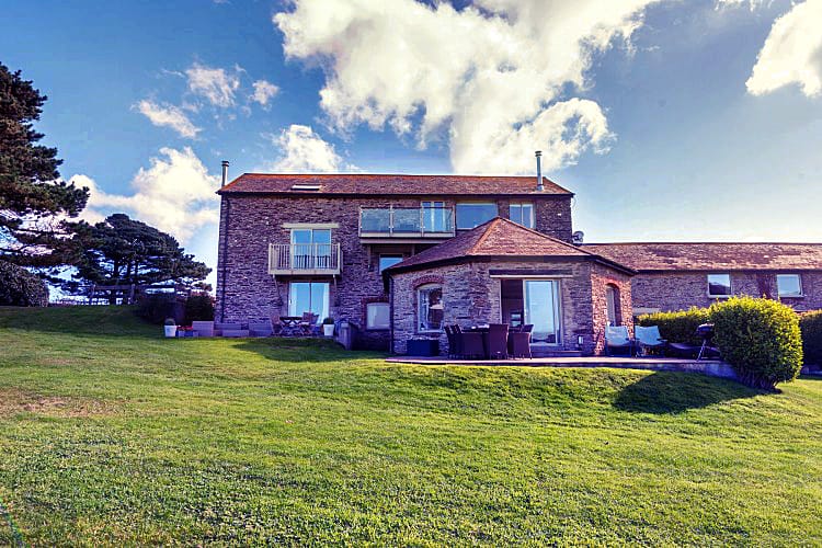 Self Catering Cottage Holidays at Round House, Court Barton