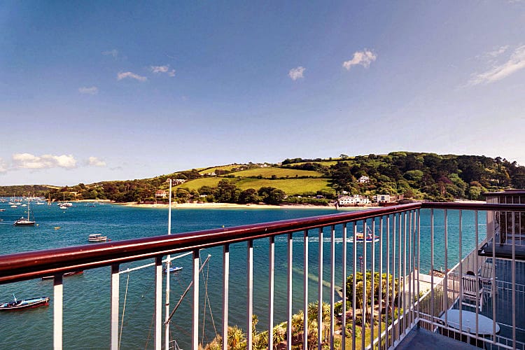 Self Catering Cottage Holidays at 43 The Salcombe